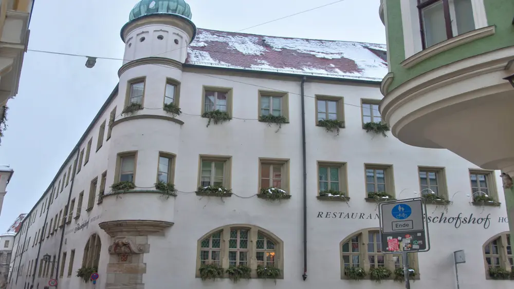 Der Bischofshof von außen