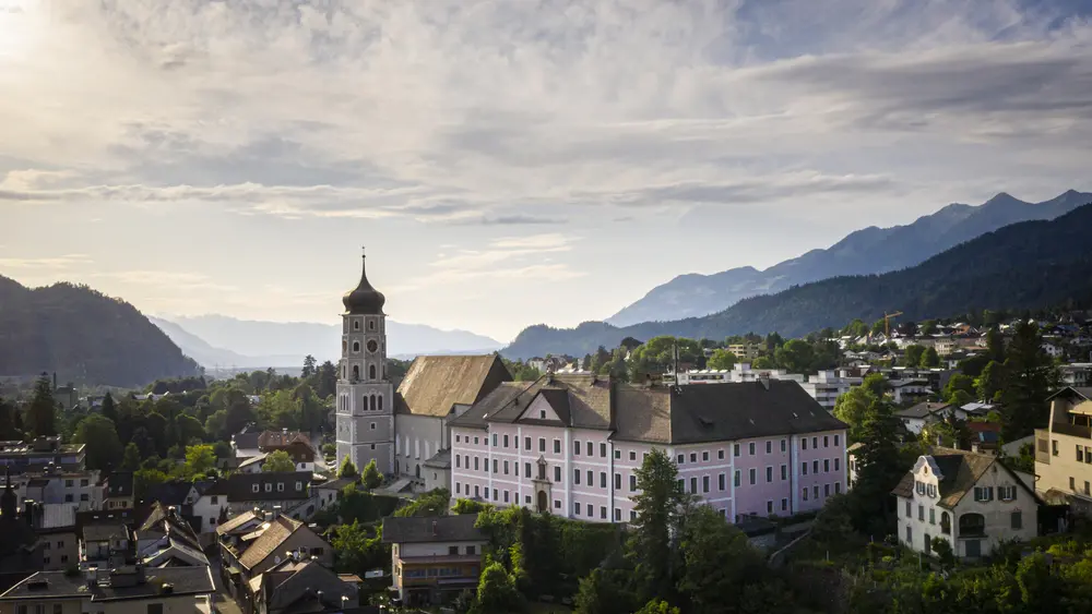 St.Laurentius und Schloss Gayenhofen