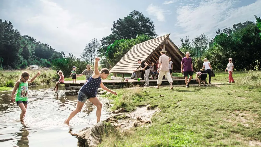 Wasserspielplatz am HöhlenHaus