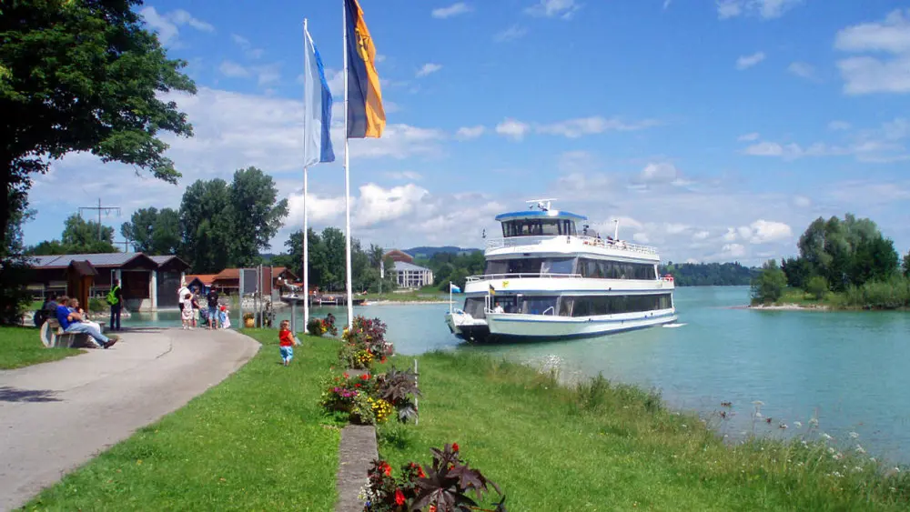 Die Bootsanlegestelle am Forggensee in Füssen