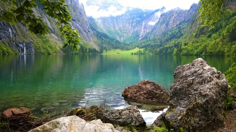 Blick auf den Obersee mit dem Röth im Hintergrund