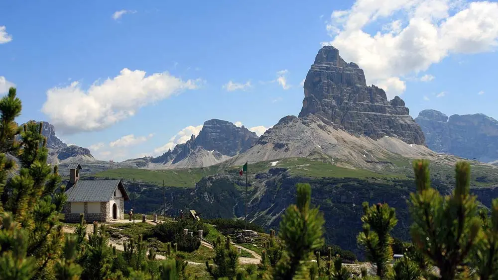 Die Drei Zinnen aus der Ferne