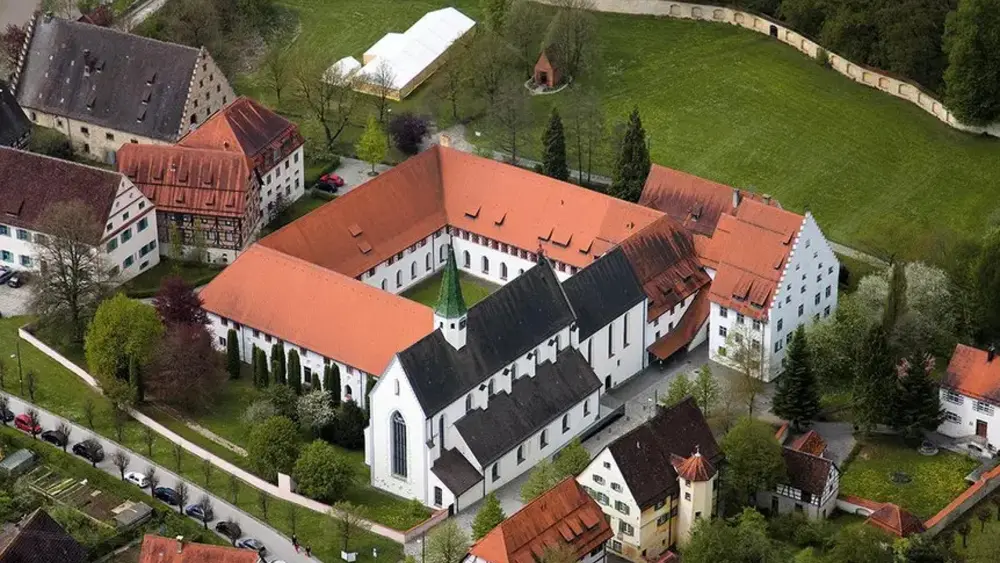 Luftaufnahme des Klosters Heiligkreuztal