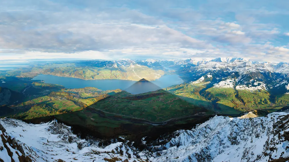 Blick vom Niesen auf den Thunersee