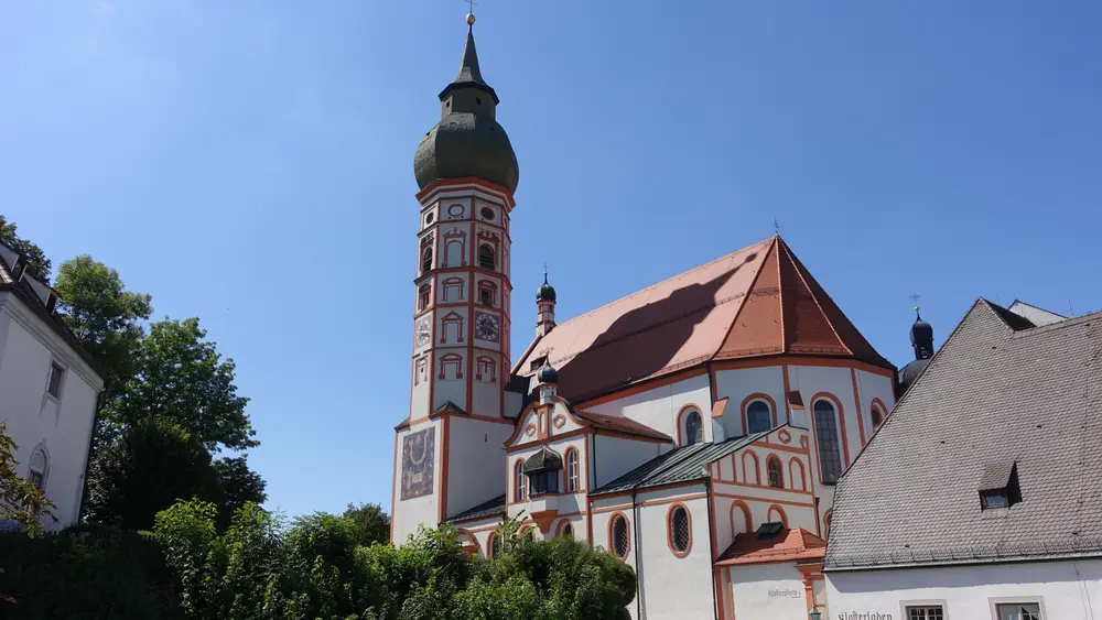 Außenaufnahme Wallfahrtskirche Andechs
