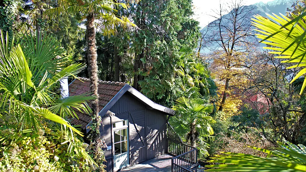 Blick von der Casa Anatta auf die Casa dei Russi auf dem Monte Verità bei Ascona
