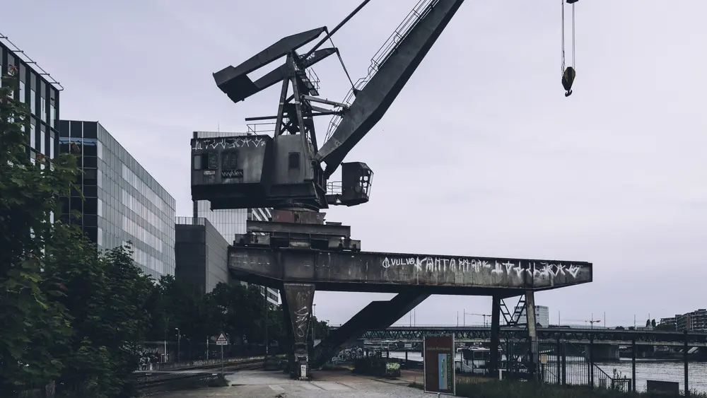 Kran im Rheinhafen Basel