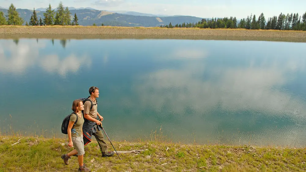 Wandern am Bergsee des Gerlitzen