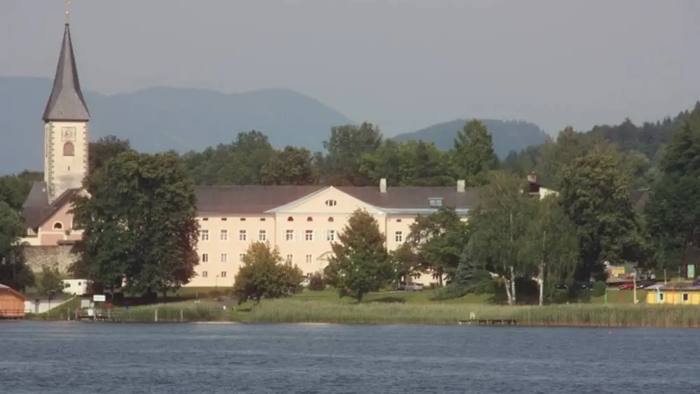 Blick auf den Stift Ossiach