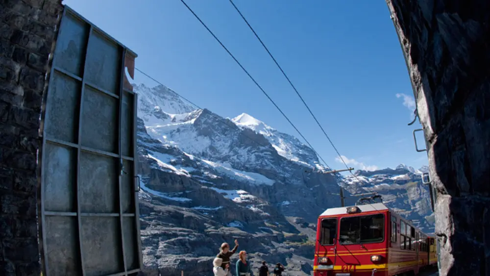 Tunneleingang im Eigergletscher