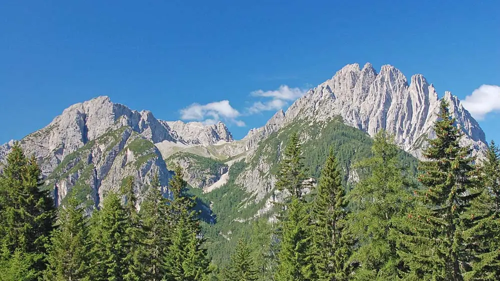 Blick auf Kreuzkofel und Spitzkofel