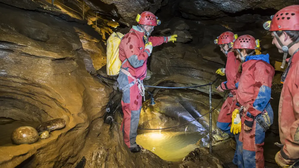 Höhlentrekking in der Spannagel Höhle auf dem Hintertuxer Gletscher