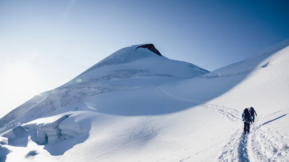 Auch im Sommer kann der Gipfel schneebedeckt sein