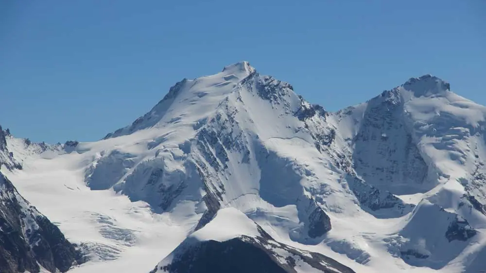 Blick auf den Dom in den Walliser Alpen