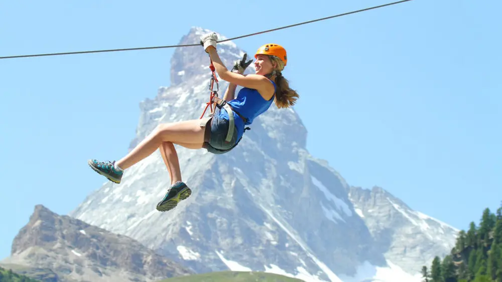 Zipline vor der schönen Bergkulisse in Zermatt