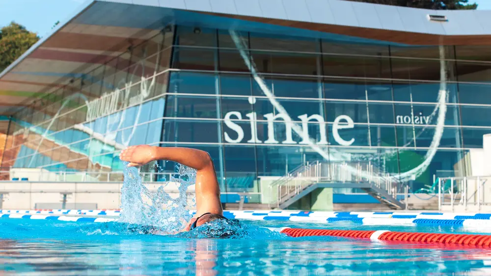 50 Meter Becken in der Bodensee-Therme Konstanz