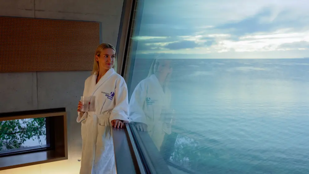 Ruheraum mit Seeblick in der Bodensee-Therme Konstanz