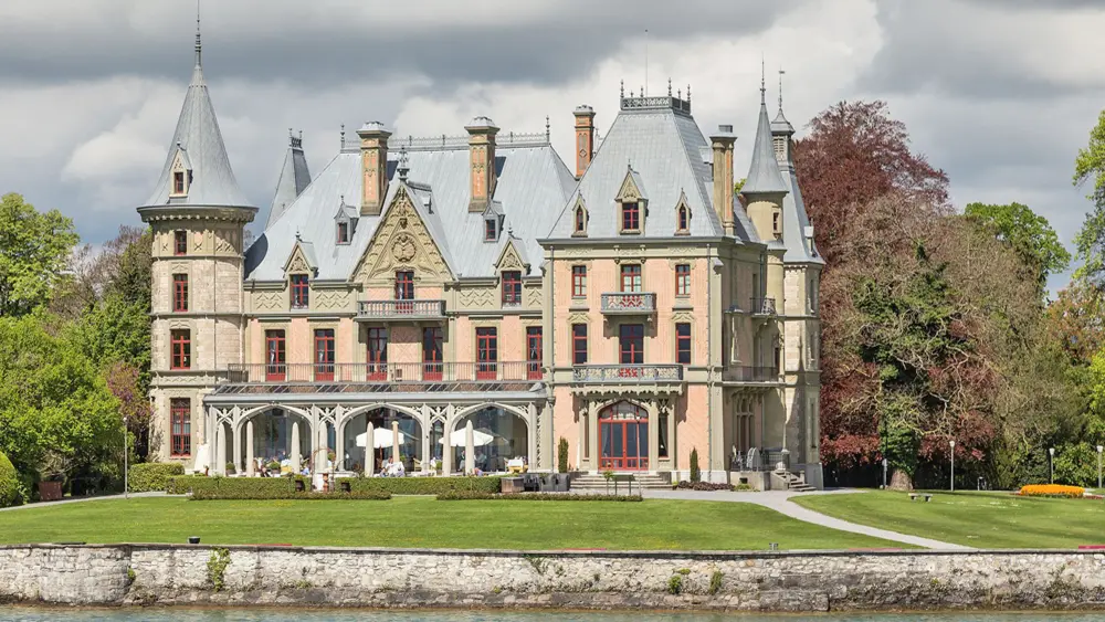 Blick auf Schloss Schadau in Thun