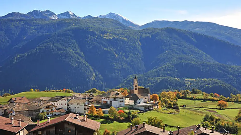 Blick auf Altrei im Naturpark Trudner Horn