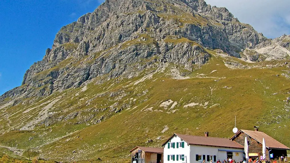 Widdersteinhütte an der Südostflanke des Großen Widdersteins