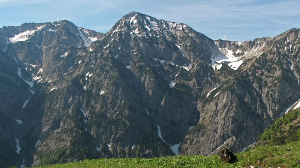 Blick auf das Demeljoch im Tölzer Land