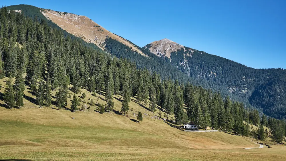 Estergebirge mit Krottenkopf rechts im Hintergrund