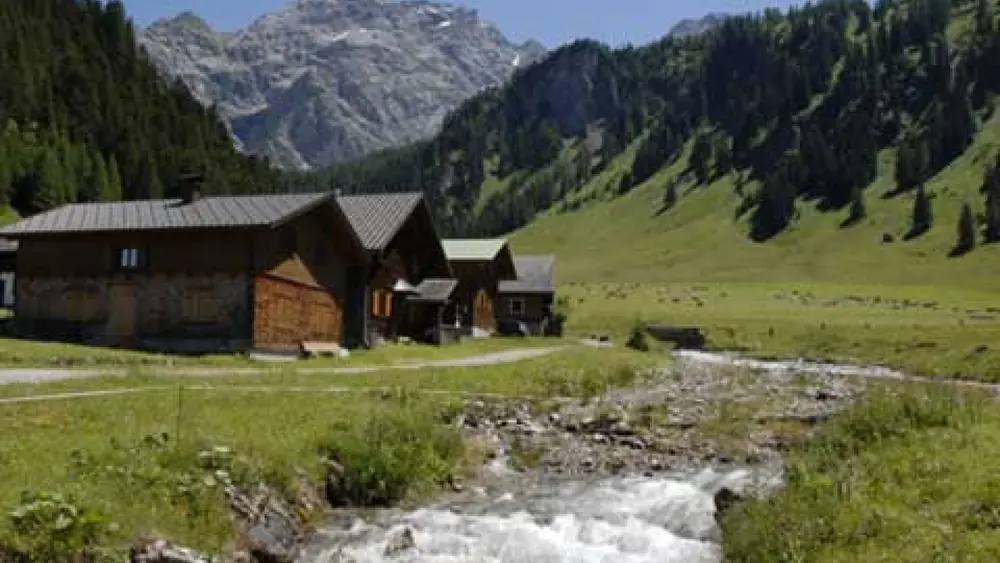 Nenzinger Himmel: Wandern und Mountainbiken