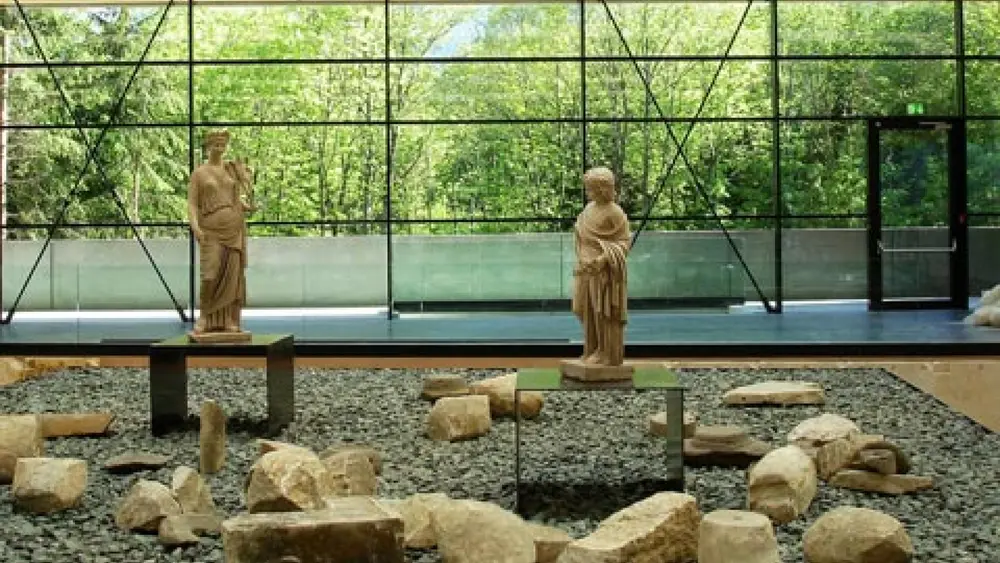 Exponate im Museum Aguntum