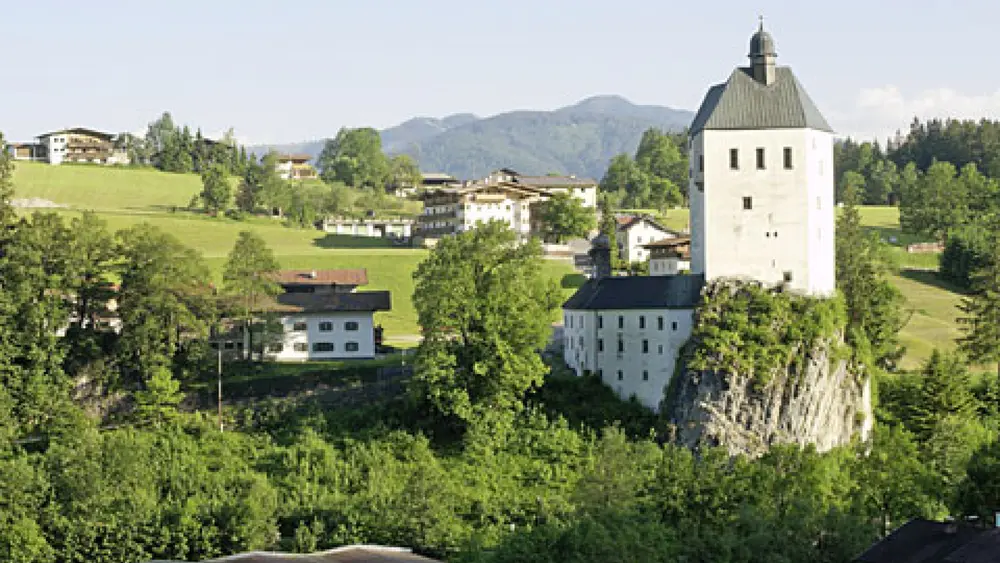 Blick auf die Wallfahrtskirche Mariastein