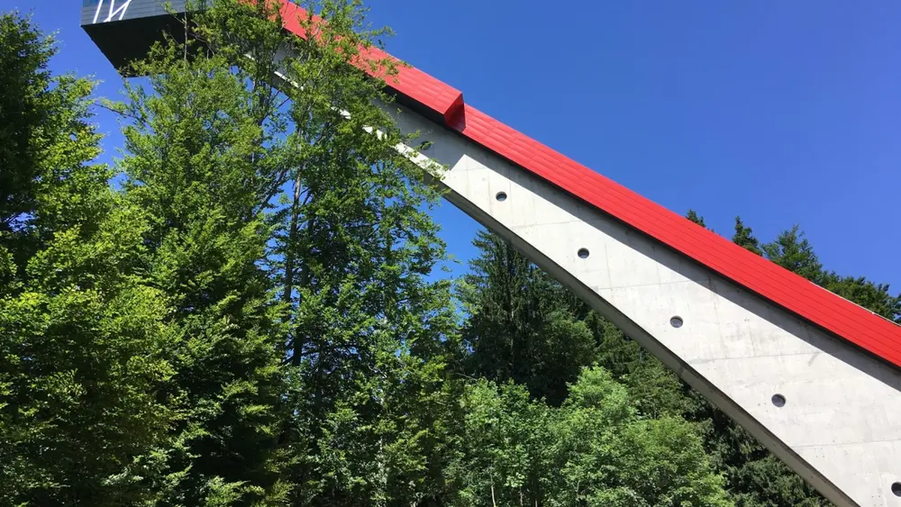 Die Skiflugschanze Oberstdorf im Sommer