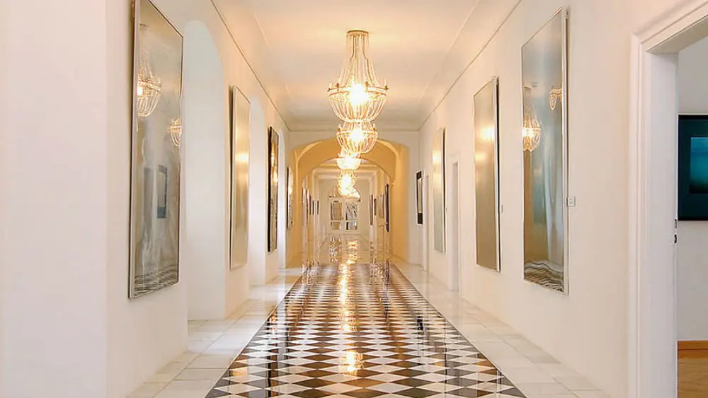 Blick in den Flur der Kunsthalle im Schloss in Isny