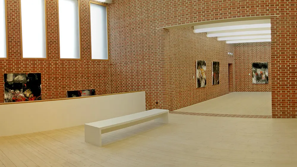 Ausstellung im ersten Stock des Künstlerhauses Marktoberdorf