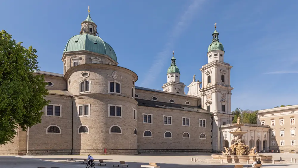 Außenansicht von Norden auf Dom zu Salzburg