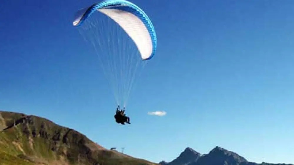 Davos: Joyride Paragliding