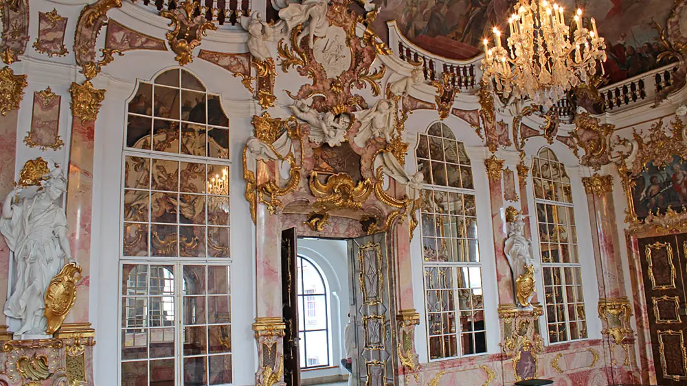 Prunkvoller Thronsaal der Fürstäbtlichen Residenz in Kempten