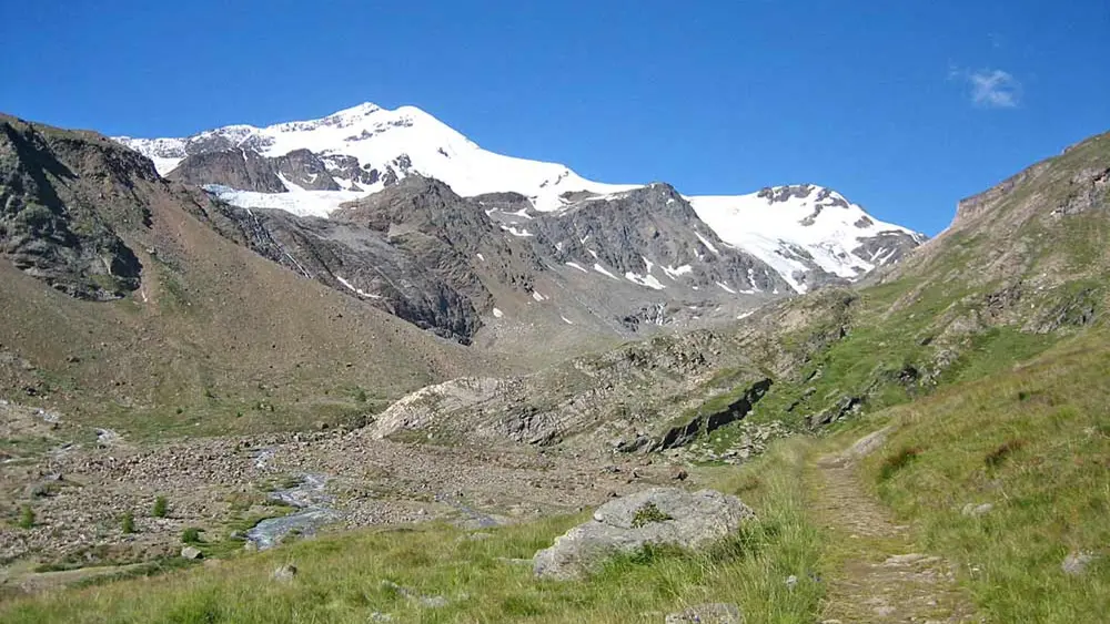 Das Martelltal im Vinschgau mit der Zufallspitze im Hintergrund