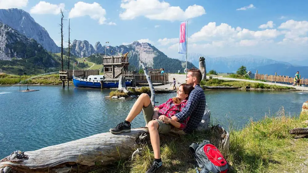 Pause am Teich des Aqua Trails BergWasser