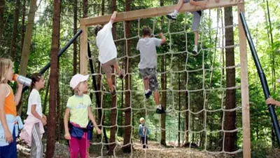 Waldspielparcours Fuchs auf Dux