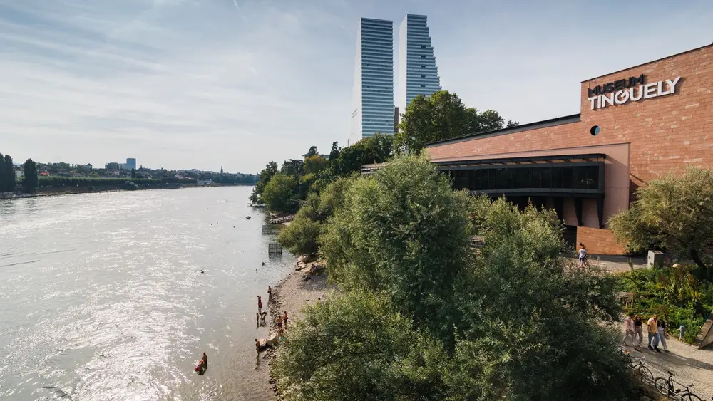 Das Tinguely-Museum direkt am Rhein