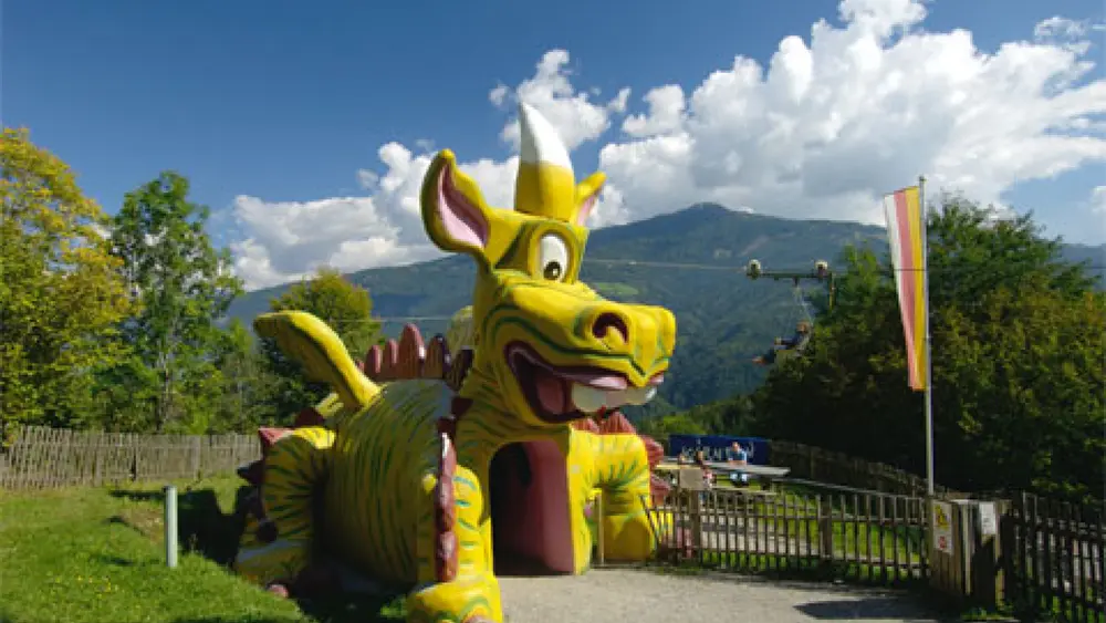 Drache am Eingang des Energie-Erlebniswegs Drachenmeile