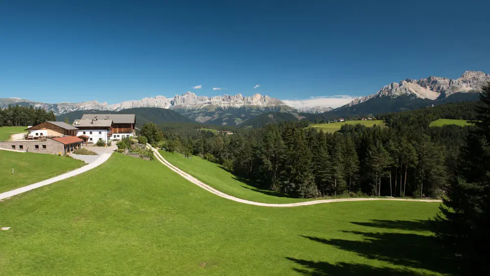 Lehrnerhof mit Dolomiten-Blick