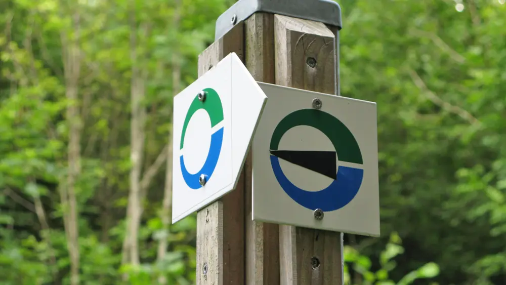 Wegweiser auf dem Donauberglandweg