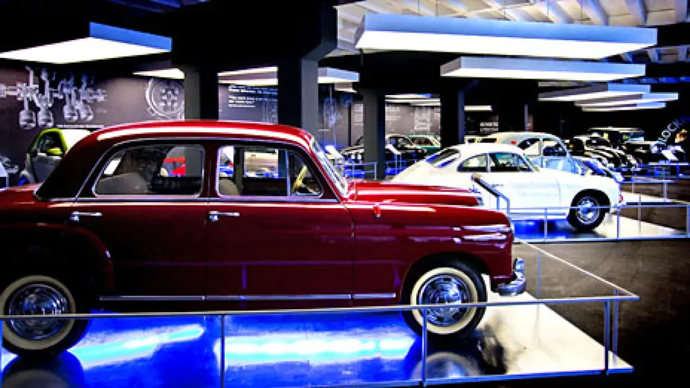Fahrzeuge aus 125 Jahren Automobil-Geschichte in der Ausstellung an der Großglockner Hochalpenstraße.