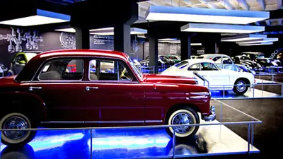 Automobilausstellung an der Großglockner Hochalpenstraße