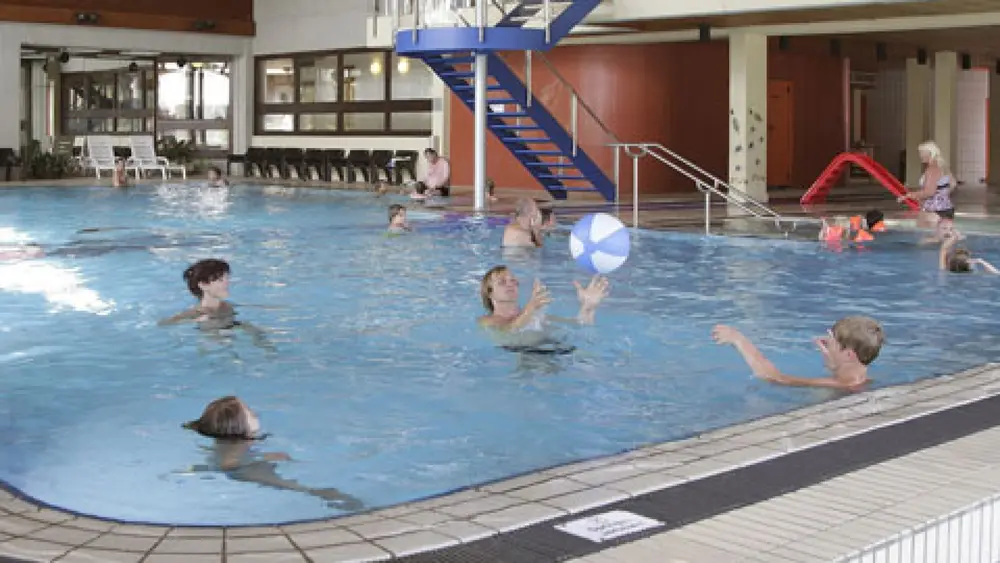 Hallenbad im Badepark