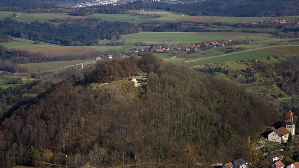 Der Hohenstaufen ist einer von drei Kaiserbergen zwischen Göppingen und Schwäbisch Gmünd. 