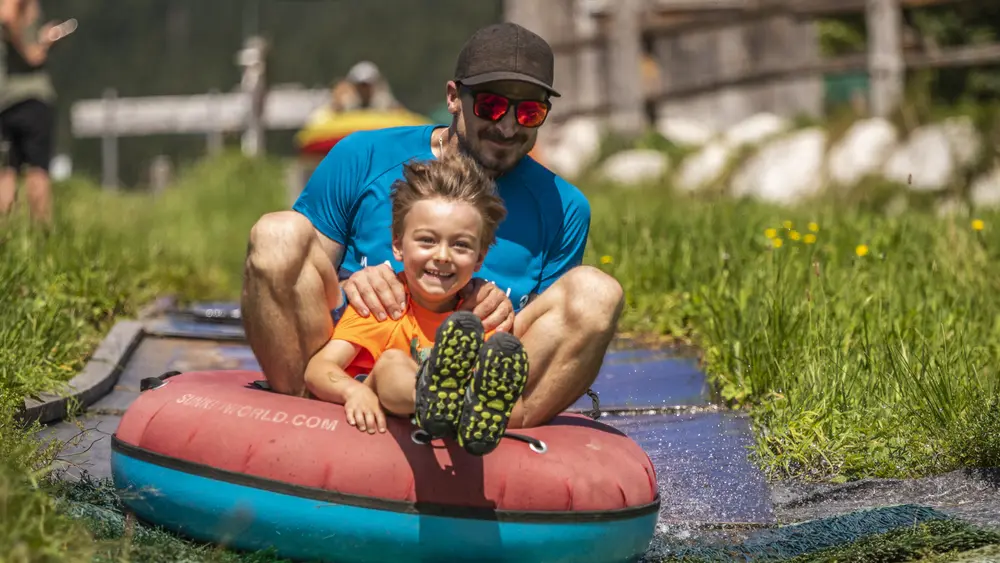 Reifenrutsche bei der Kessel-Alm