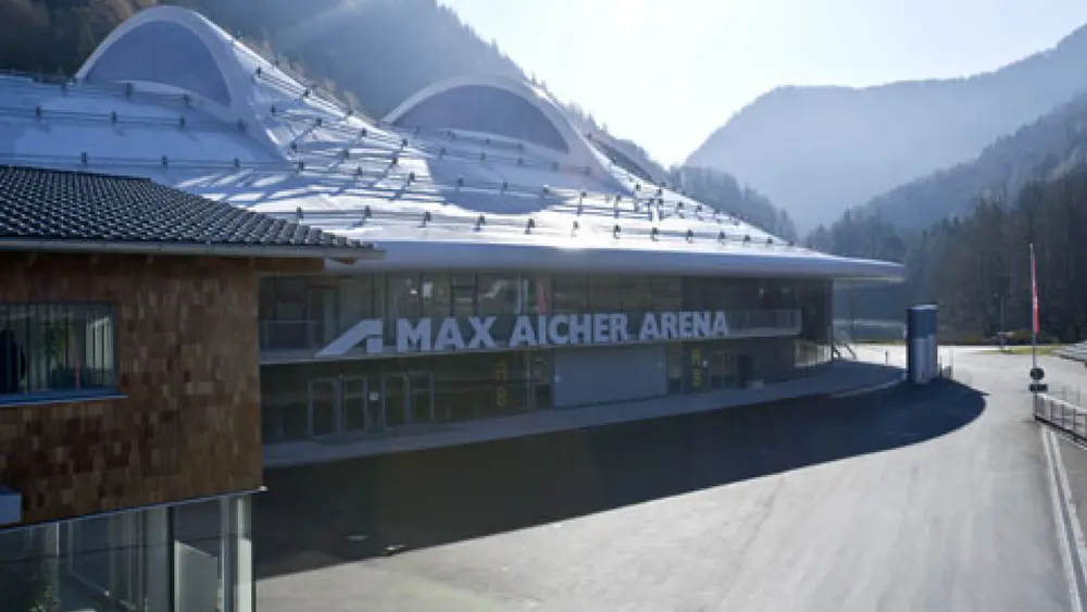Max Aicher Arena Eisschnelllaufhalle