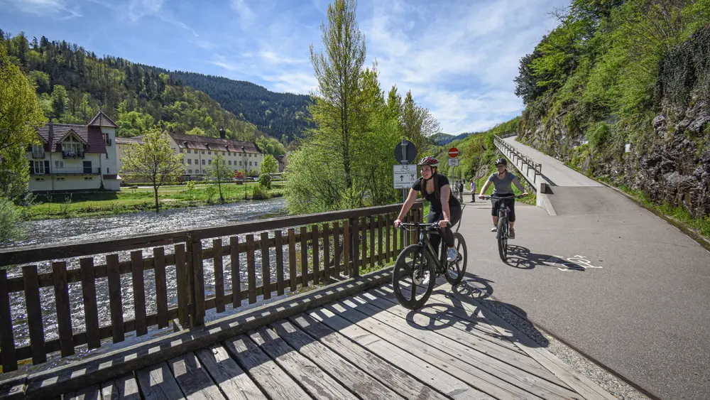 Radfahrer auf dem Kinzigtal-Radweg