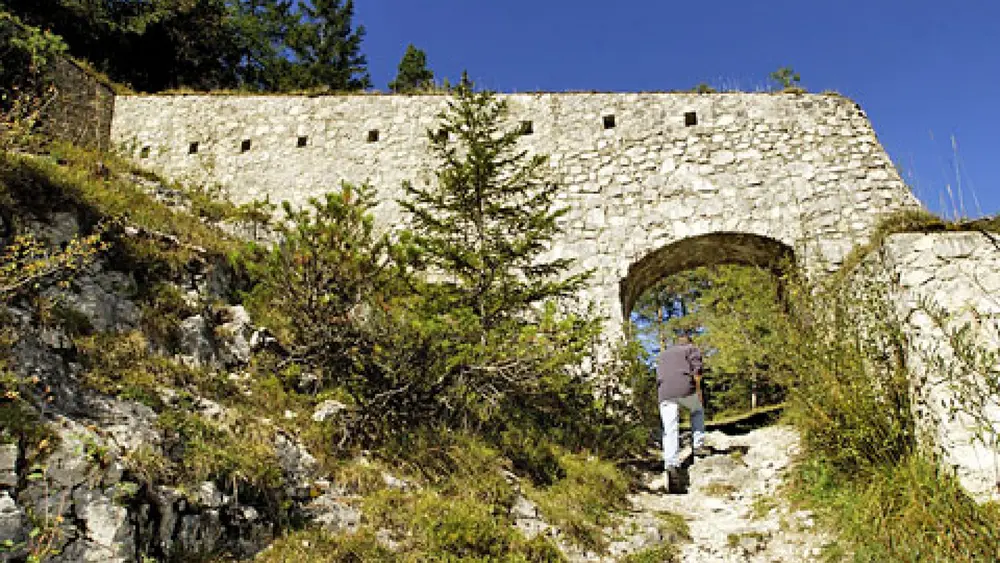 Überreste der Porta Claudia bei Scharnitz